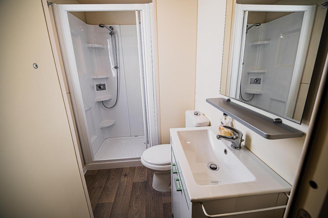 Lake View Mobile Homes With Thermal Riviera Tickets In Terme Catez Catez ob Savi Luaran gambar